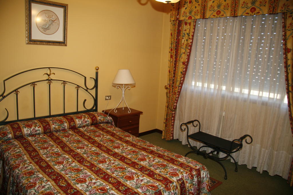 אורנסה Hotel San Rosendo חדר תמונה